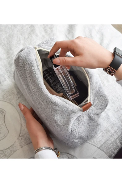 Özgüner Oyuncak Yumuşacık Peluş Seyahat Çantası – Konforlu ve Şık Tasarım ürün görseli