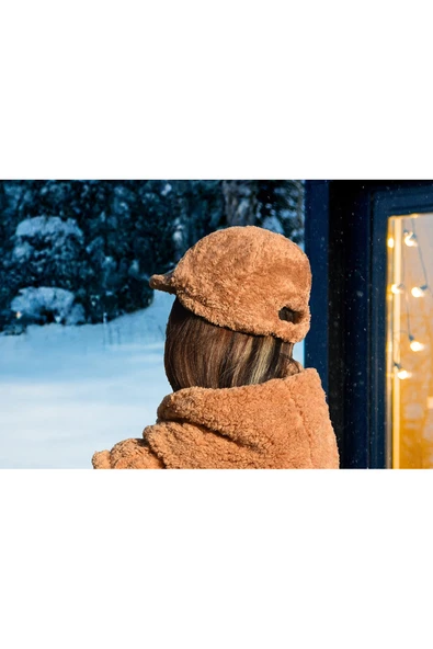 Harika Peluş Fabrikası Paptex Peluş Kadın Kasket Şapkası: Hem Modern Hem Pratik - Resim 4
