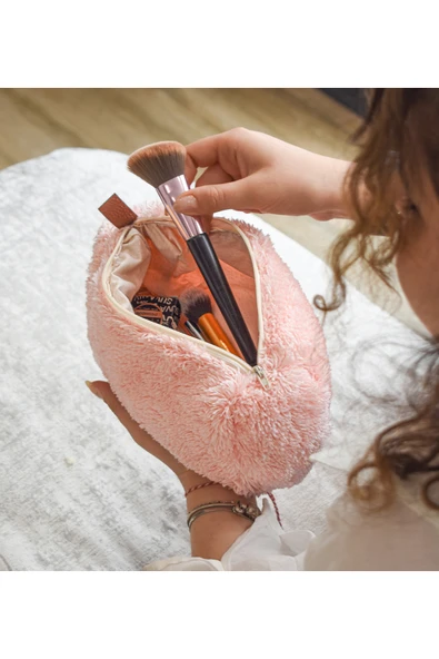 Özgüner Oyuncak Yumuşak Peluş Makyaj Çantası - Şık ve Kullanışlı Kadın Kozmetik Çantası - Resim 2