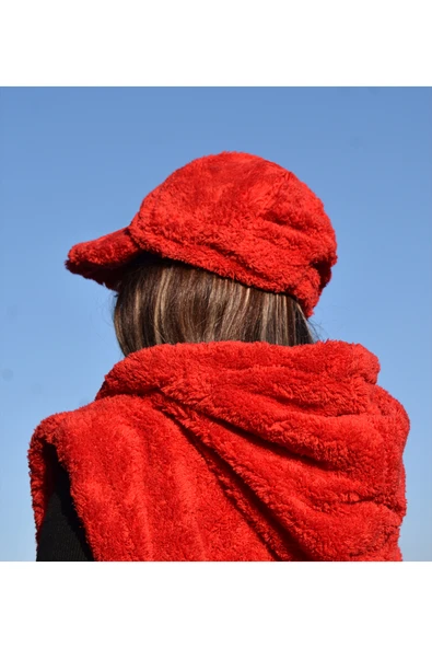 Harika Peluş Fabrikası Şıklık ve Sıcaklık Bir Arada: Peluş Yelek ve Şapka Kombini - Resim 6