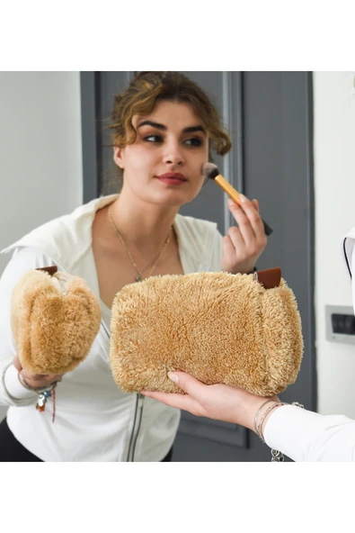 Ayıcı Oyuncak Yumuşak Peluş Makyaj Çantası - Şık ve Kullanışlı Kadın Kozmetik Çantası ürün görseli 1