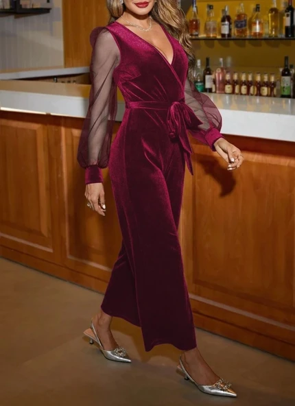 Kadın Uzun Kollu Kruvaze Yakalı Belden Kuşaklı Tül Detaylı Kadife Tulum ürün görseli