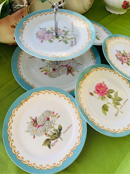 Londra'dan Vintage Bone China Kemik Porselen Çiçek Desenli 4 Kişilik Çok Renkli Pasta Tabakları ve Sunum Standı Seti ürün görseli