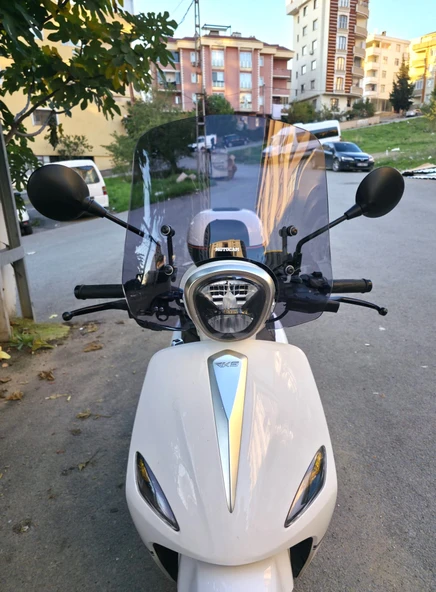 MOTOCAM Rks Letbe LB 125 Ön Cam 2023-2025 Model 44cm Füme Renkli 4mm ELCİKSİZ APARAT GÖNDERİLMEYECEK ürün görseli