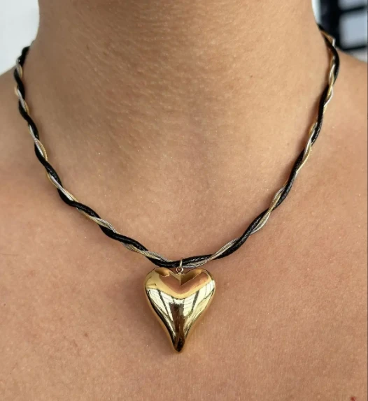 Altın Renk Kalp Figürlü Çelik Kolye ürün görseli 1