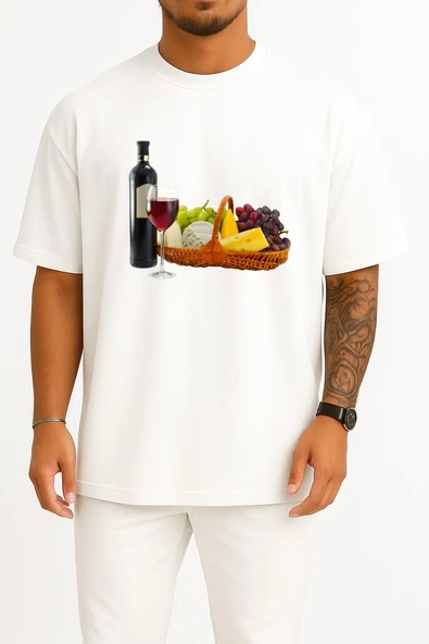 Oversize Şişe Wine Ve Meyve Tabağı Göğüs Tasarımlı Unisex T-Shirt ürün görseli