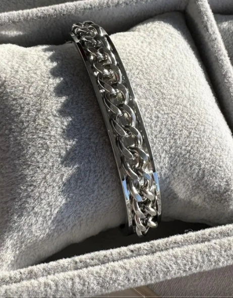 Gümüş Renk Zincir Detaylı Çelik Kelepçe Bileklik ürün görseli 1