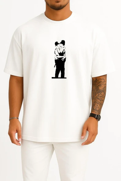 Oversize Brighton Graffiti Street Art Artist Lgbt Göğüs Tasarımlı Unisex T-Shirt - Resim 3