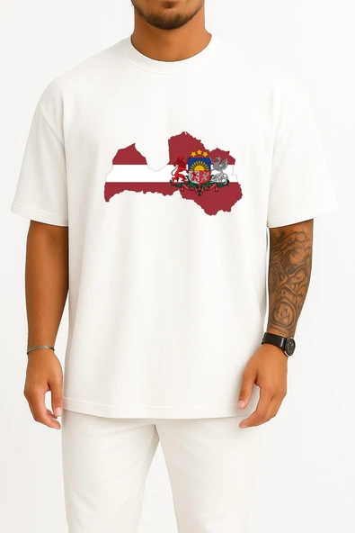 Oversize Latvia Map - Litvanya Haritası Göğüs Tasarımlı Unisex T-Shirt ürün görseli