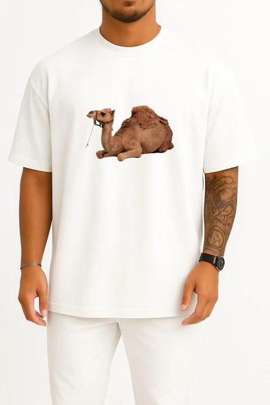 Oversize Kahverengi Deve Hayvanı, Dromedary Bactrian Deve Göğüs Tasarımlı Unisex T-Shirt - Resim 5