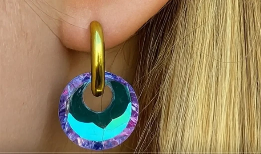 Altın Renk Taş Detaylı Çelik Küpe ürün görseli 1