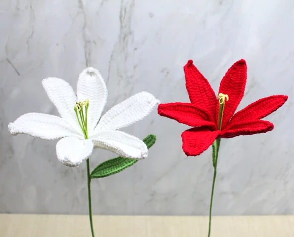 Dekoratif Zambak Çiçeği (El Örgüsü) ürün görseli 1