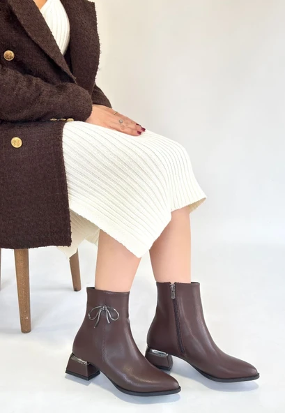 Pabucmarketi Kahverengi Fermuarlı Kadın Topuklu Bot ürün görseli