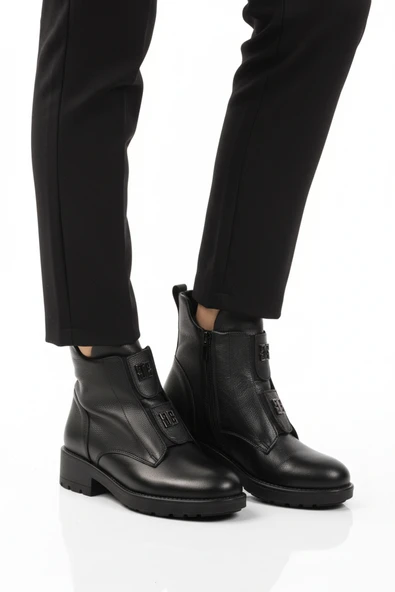 Aspor Siyah Hakiki Deri Fermuarlı Kadın Topuklu Bot ürün görseli