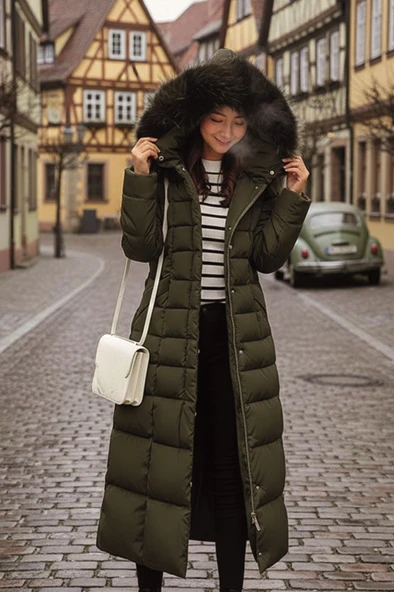 Kışlık Tam Boy Kürklü Şişme Kadın Mont ürün görseli