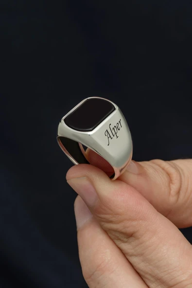 Siyah Oniks Taşlı İsimli Kişiye Özel 925 Erkek Gümüş Yüzük ürün görseli