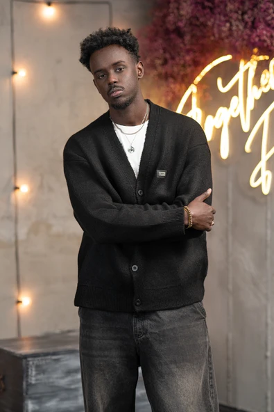 Oversize V Yaka Düğme Kapamalı Salaş Model Hırka - Resim 3