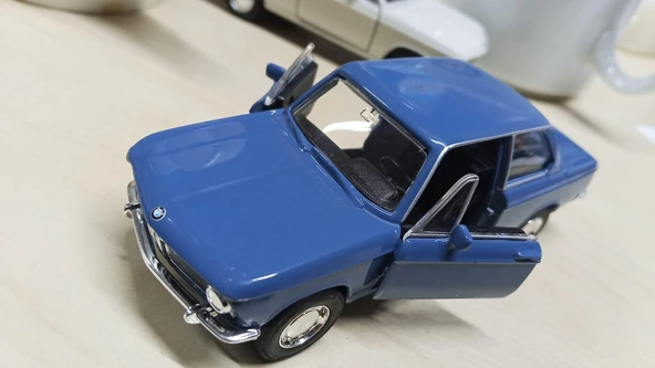 Oyuncak Metal Model Araba 1/36 Çek Bırak BMW 2002 Ti Turkuaz - Resim 2