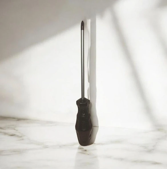 Ucu Mıknatıslı Yıldız Tornavida Siyah Saplı Yıldız Uçlu 6+150 mm ürün görseli