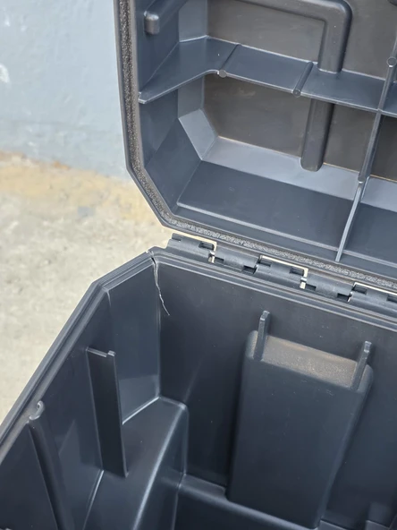 Dewalt TSTAK Ağır Hizmet Tipi Tekerlekli Derin Takım Çantası DW011 (Çıtır Darbeli) - Resim 6