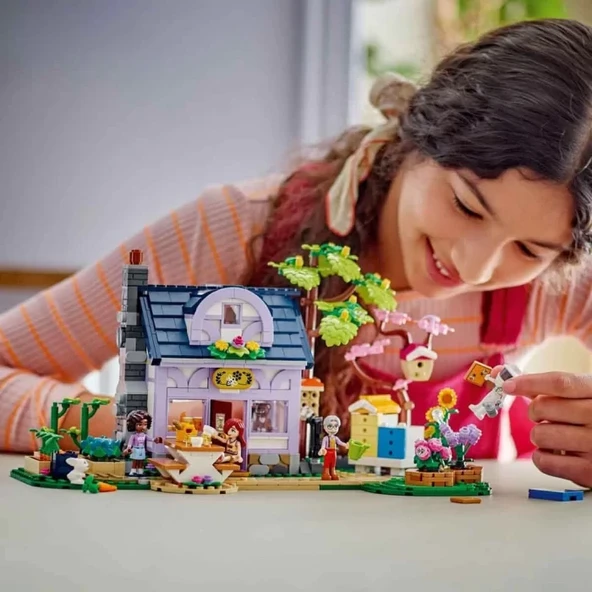 LEGO Friends Arıcıların Evi ve Çiçek Bahçesi 42669 - Resim 4