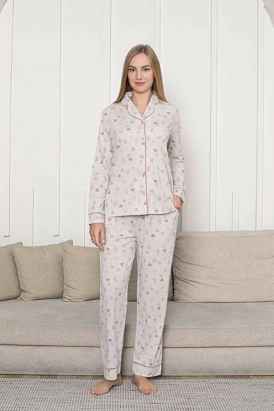 Kadın Bej Kalpli Mevsimlik Boydan Önden Düğmeli Gömlek Yaka Likralı Viskon Uzun Kol Cepli Pijama Takımı - Resim 6