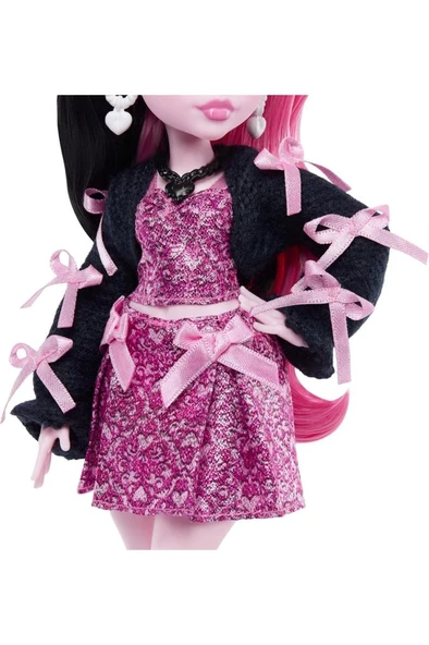 Bebek, Pembe Fiyonklu Elbise ve Siyah Hırka ile Draculaura JHK29 - Resim 5