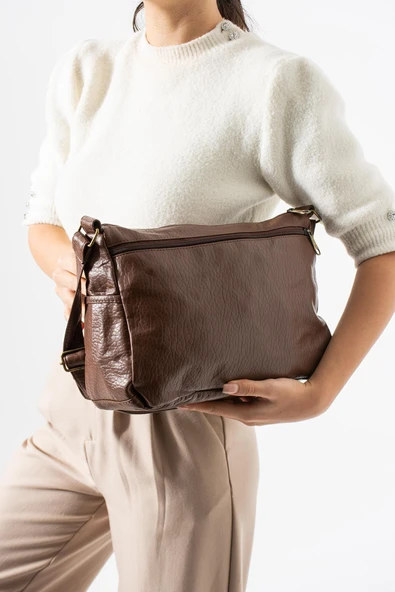 Yıkama Deri Çapraz Askılı Omuz Çantası Poliüretan Deri Taba Model:(571-14-16A) - Resim 2