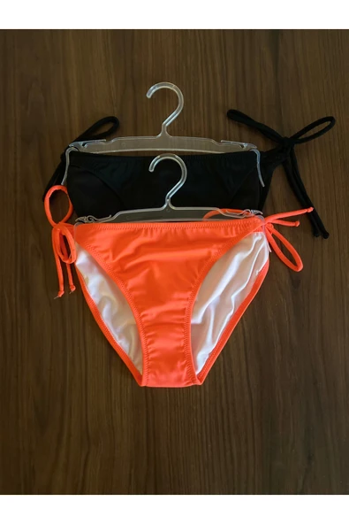 Zi 2 RENK 1 PAKET SİYAH-NAR ÇİÇEĞİ İNCE İP BAĞCIKLI BİKİNİ ALTI ürün görseli