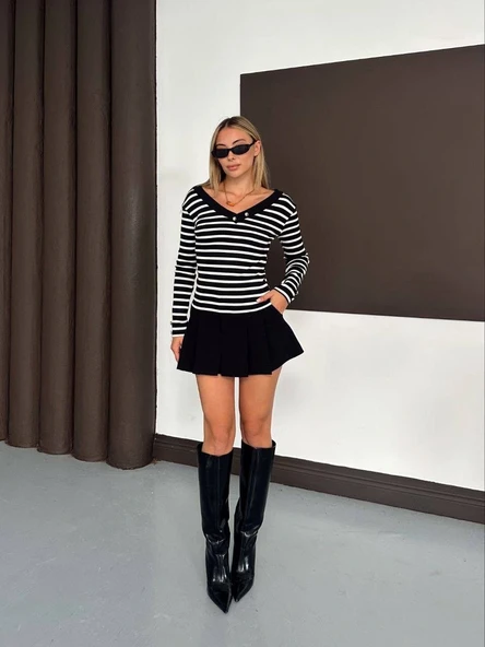 V yaka kol ve yaka düğmeli bluz siyah A4047 ürün görseli