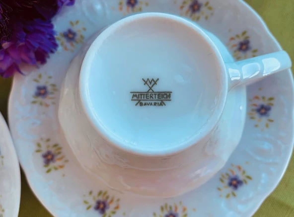 Antika Mitterteich Mor Menekşe Çiçek Desenli Gofreli Alman Porseleni Zarif Duble Kahve Fincanı - Resim 8