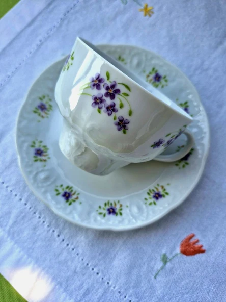 Antika Mitterteich Mor Menekşe Çiçek Desenli Gofreli Alman Porseleni Zarif Duble Kahve Fincanı - Resim 7