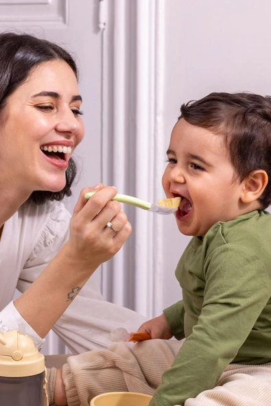 Wee Baby Kapaklı Mama Tabağı ve 2'li Mama Kaşığı - Resim 6