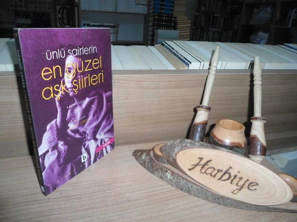 ÜNLÜ ŞAİRLERİN EN GÜZEL AŞK ŞİİRLERİ - BİRİNCİ KİTAP ürün görseli 1