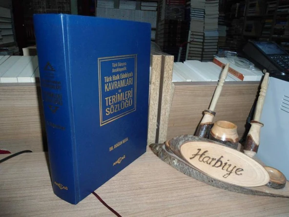 TÜRK DÜNYASI ANSİKLOPEDİK TÜRK HALK EDEBİYATI KAVRAMLARI VE TERİMLERİ SÖZLÜĞÜ - CİLTLİ ürün görseli