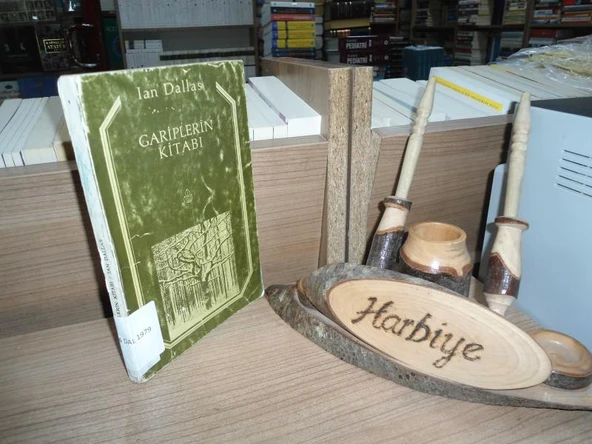 GARİPLERİN KİTABI - İSMET ÖZEL ÇEVİRİSİ ürün görseli