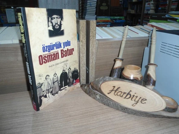 ÖZGÜRLÜK YOLU - NURGOCAY BATUR'UN ANILARIYLA OSMAN BATUR ürün görseli