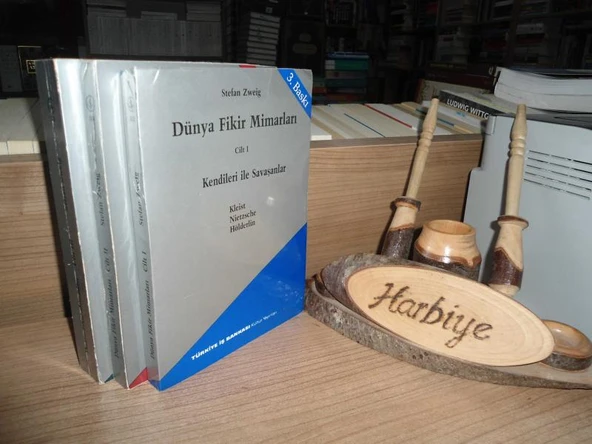 DÜNYA FİKİR MİMARLARI / 3 CİLT TAKIM - KENDİLERİ İLE SAVAŞANLAR - ÜÇ BÜYÜK USTA - KENDİ HAYATININ ŞİİRİNİ YAZANLAR ürün görseli