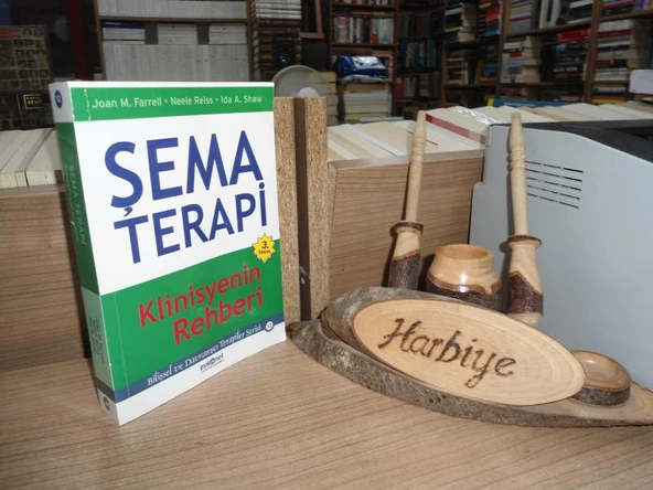 ŞEMA TERAPİ - KLİNİSYENİN REHBERİ ürün görseli