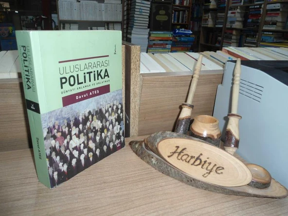 ULUSLARARASI POLİTİKA - DÜNYAYI ANLAMAK VE ANLATMAK ürün görseli