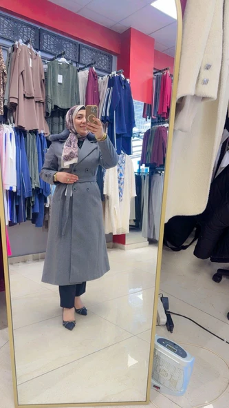 Kaşe Kürklü Düğmeli Kaban - Resim 2