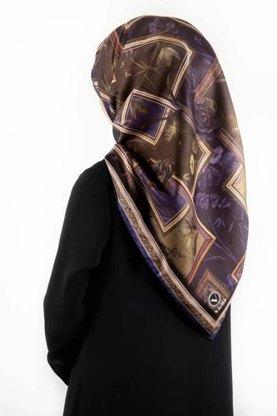Twill Barok Çerçeveli ve Çiçek Desenli Mor Renkli 90x90 Eşarp (İpek İçermez) Kenar Dikiş Şekli El Dikişli ürün görseli