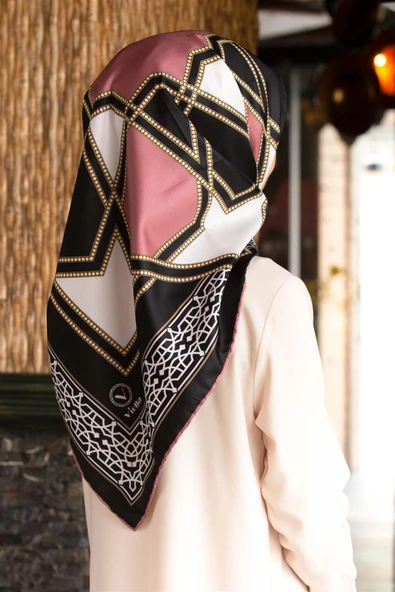 Twill Osmanlı Çini Desenli Pudra Renkli 90x90 Eşarp (İpek İçermez)Kenar Dikiş Şekli El Dikişli ürün görseli