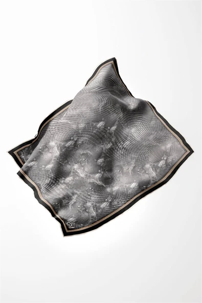 Twill Batik Desenli Siyah Renkli 90x90 Eşarp (İpek İçermez) Kenar Dikiş Şekli El Dikişli - Resim 3