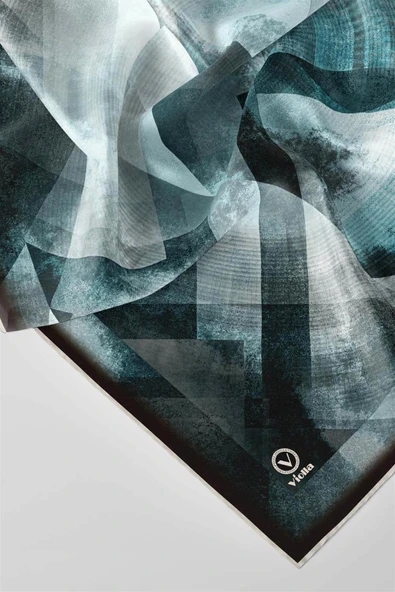 Twill Batik Desenli Petrol Yeşili Renkli 90x90 Eşarp (İpek İçermez) Dikim Şekli : El Dikişi - Resim 3