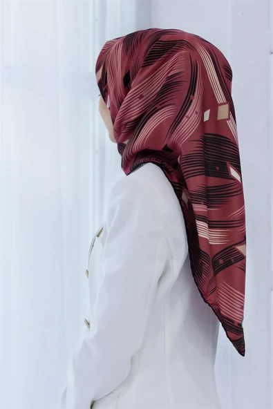 Rayon Geometrik Çizgili Desenli Gül Kurusu Renkli 90x90 Eşarp (İpek İçermez) Kenar Dikiş Şekli El Dikişli ürün görseli