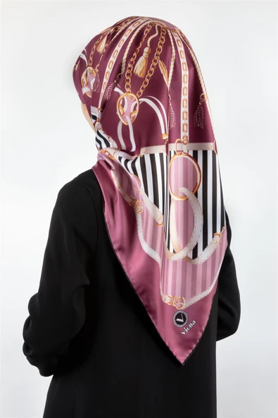 Twill Zincirli Ve Kemer Desenli Pembe Renkli 90x90 Eşarp (İpek İçermez) Kenar Dikiş Şekli El Dikişli ürün görseli