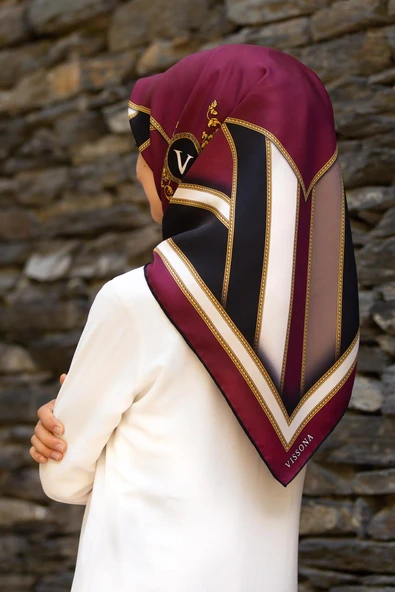 %100 Twill İpek Baroklu Ve Geometrik Desenli Bordo - Siyah Renkli 90x90 Eşarp Dikim Şekli : El Dikişi ürün görseli 1