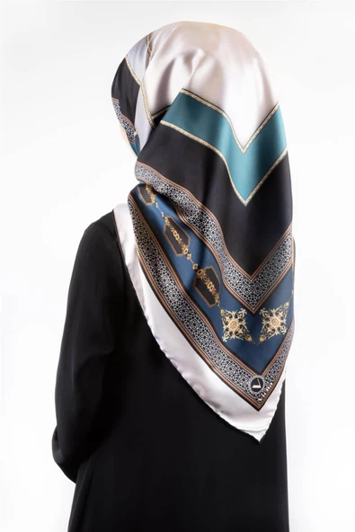 Twill Gold Detaylı ve Antik Motif Desenli İndigo Renkli 90x90 Eşarp (İpek İçermez) Kenar Dikiş Şekli El Dikişli ürün görseli 1
