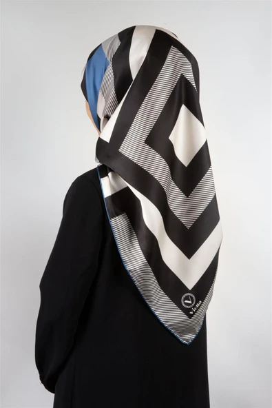 Twill Geometrik Desenli İndigo Renkli 90x90 Eşarp (İpek İçermez) Dikim Şekli : El Dikişi ürün görseli